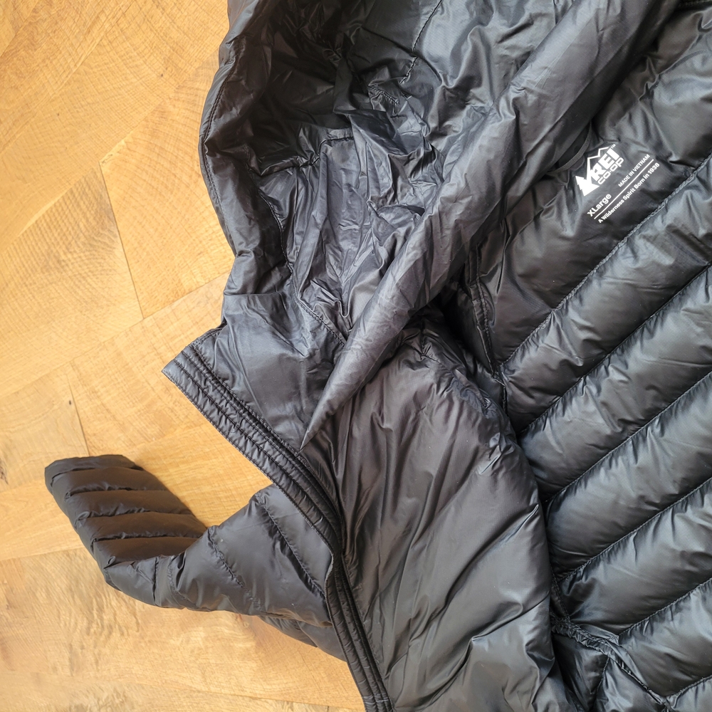 Women's Black Puffer Jacket - Picture 3 of 10